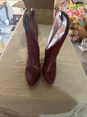Women's Tall Leather Heeled Boots in Burgundy
